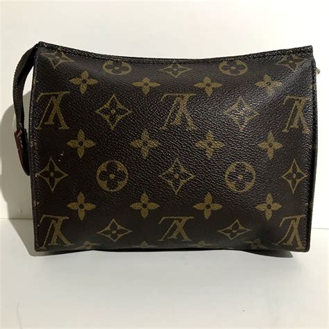 louis vuitton large tote with zipper|louis vuitton small zipper pouch.